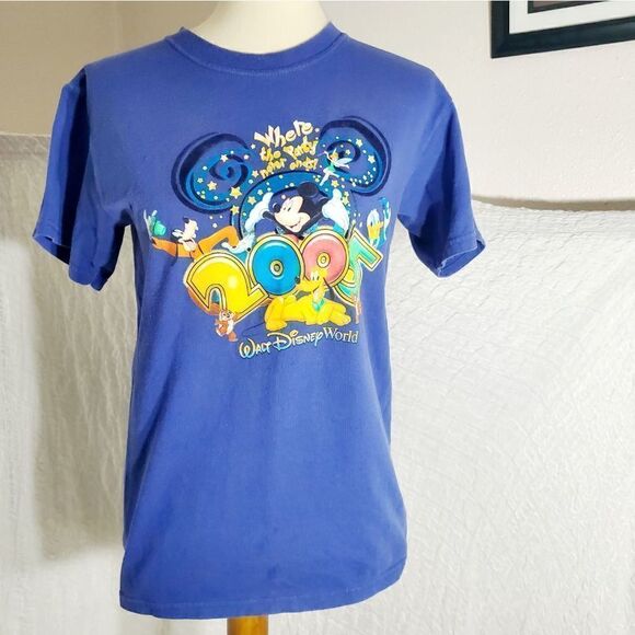 Disney 2005 Graphic T-Shirt Size - Picture 1 of 8